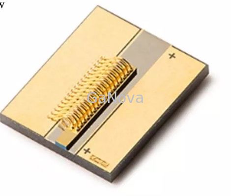 サブマウント設計の 915nm 10W COS ダイオード レーザー チップ