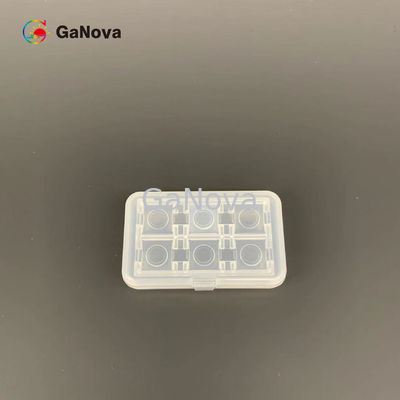 M軸線0.35 ±0.15°の方の角度を離れた10*10.5mm2 GaNの単結晶の基質Cの平面（0001）